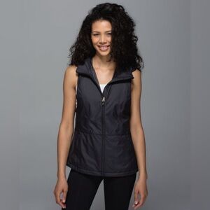 Lululemon Pack-It Vest Women’s 6 Black Mesh/Black stow-and-go hood